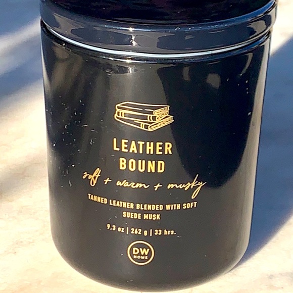 DW HOME CANDLE LEATHER BOUND MUSK RICHLY SCENTED NEW - Picture 2 of 4